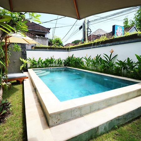 Ken Ken Guest House Seminyak Buitenkant foto