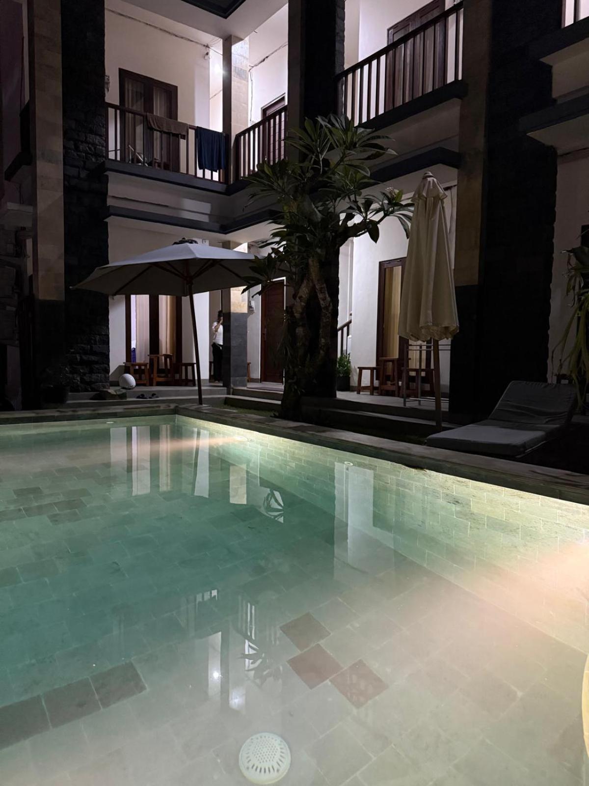 Ken Ken Guest House Seminyak Buitenkant foto